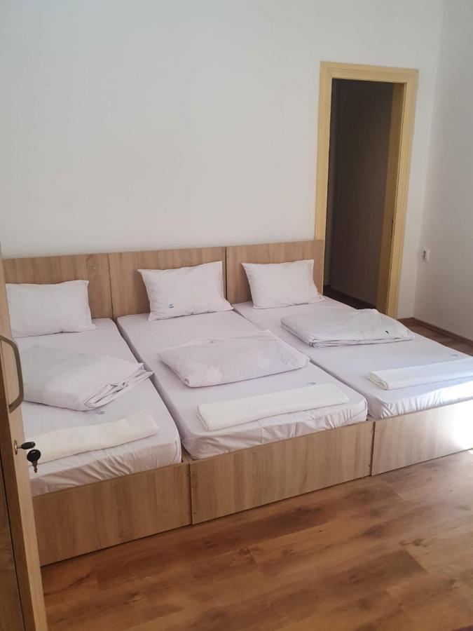 Cazare - Accommodation Bukareszt Zewnętrze zdjęcie