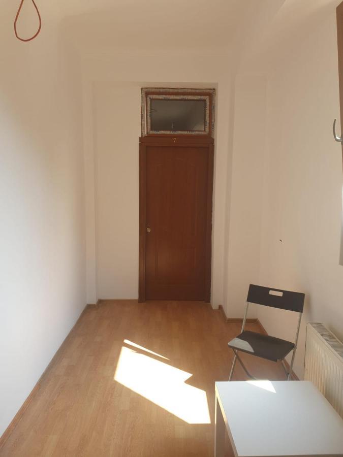 Cazare - Accommodation Bukareszt Zewnętrze zdjęcie