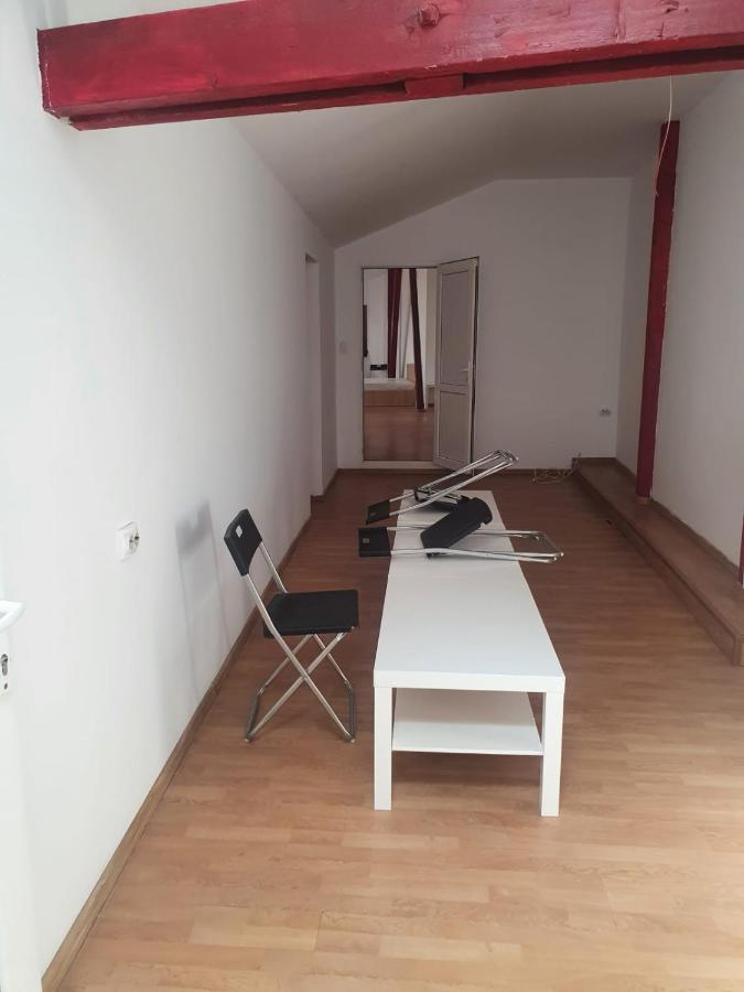 Cazare - Accommodation Bukareszt Zewnętrze zdjęcie